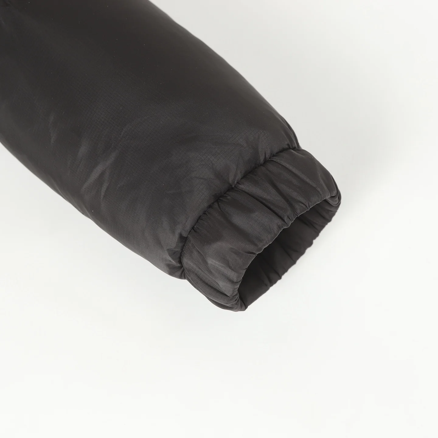 Pocket down hooded jacket