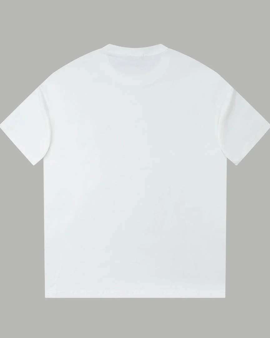 Three-dimensional leather patch T-shirt