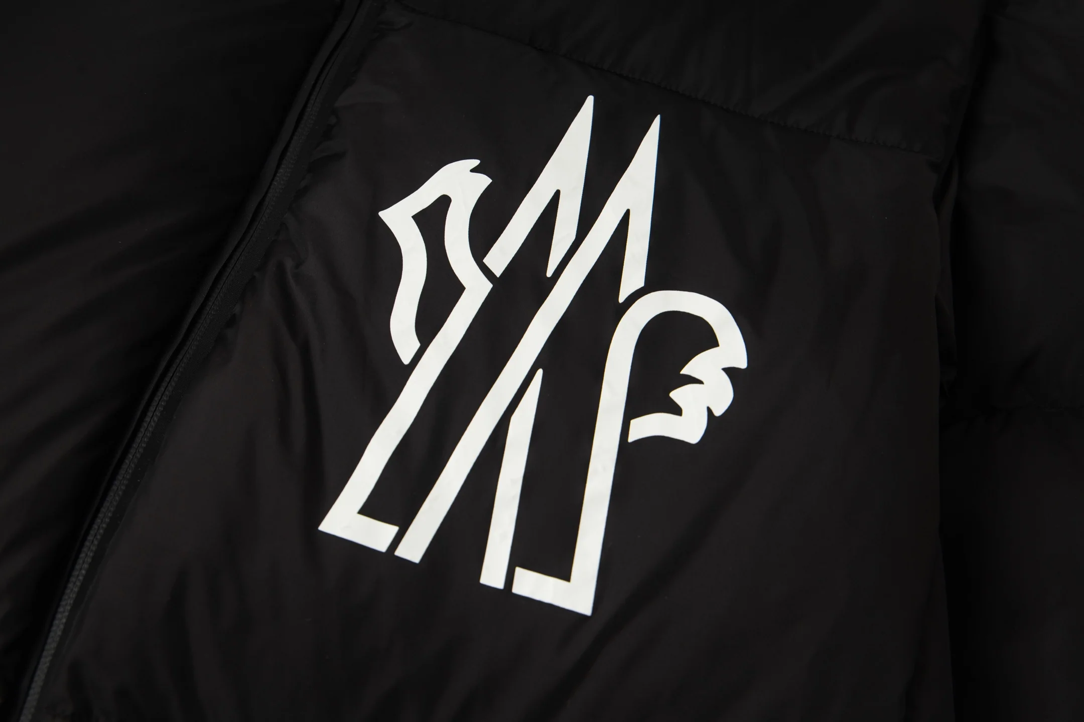 Printed stand-up collar down jacket