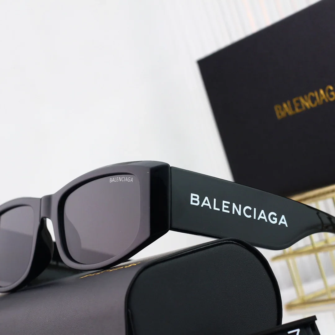 6 Colors Trendy Fashion Sunglasses  0187