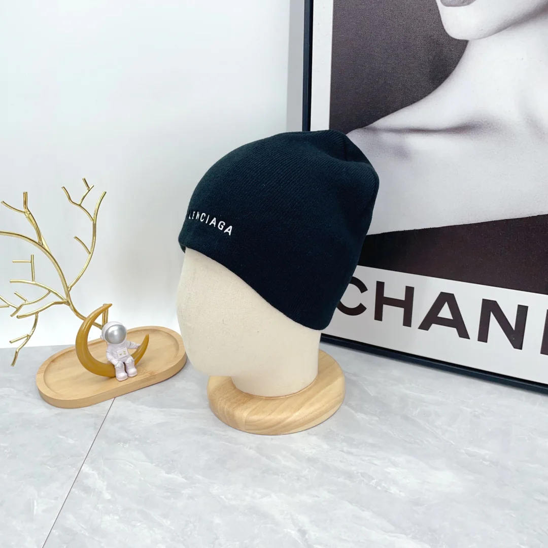 Jacquard letter knitted hat