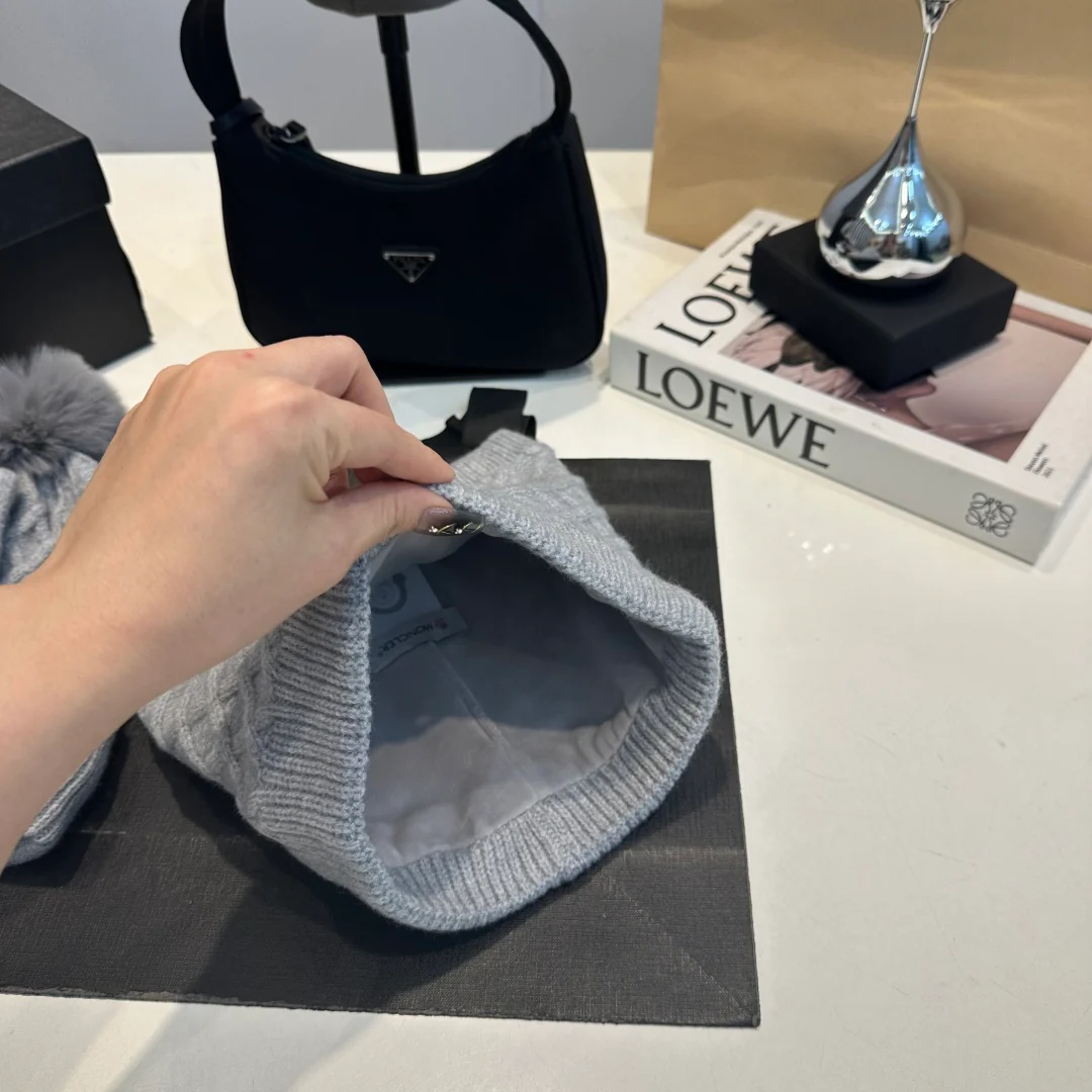 Embroidery knitted scarf hat gloves set