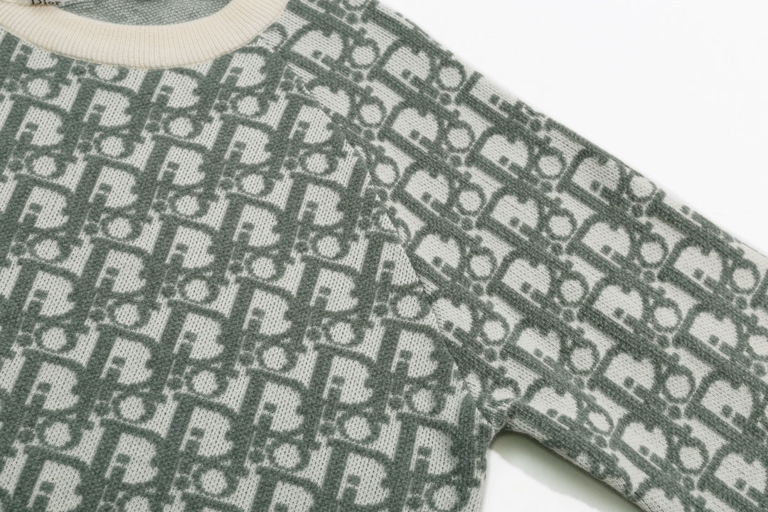 Knitted cashmere sweatshirt