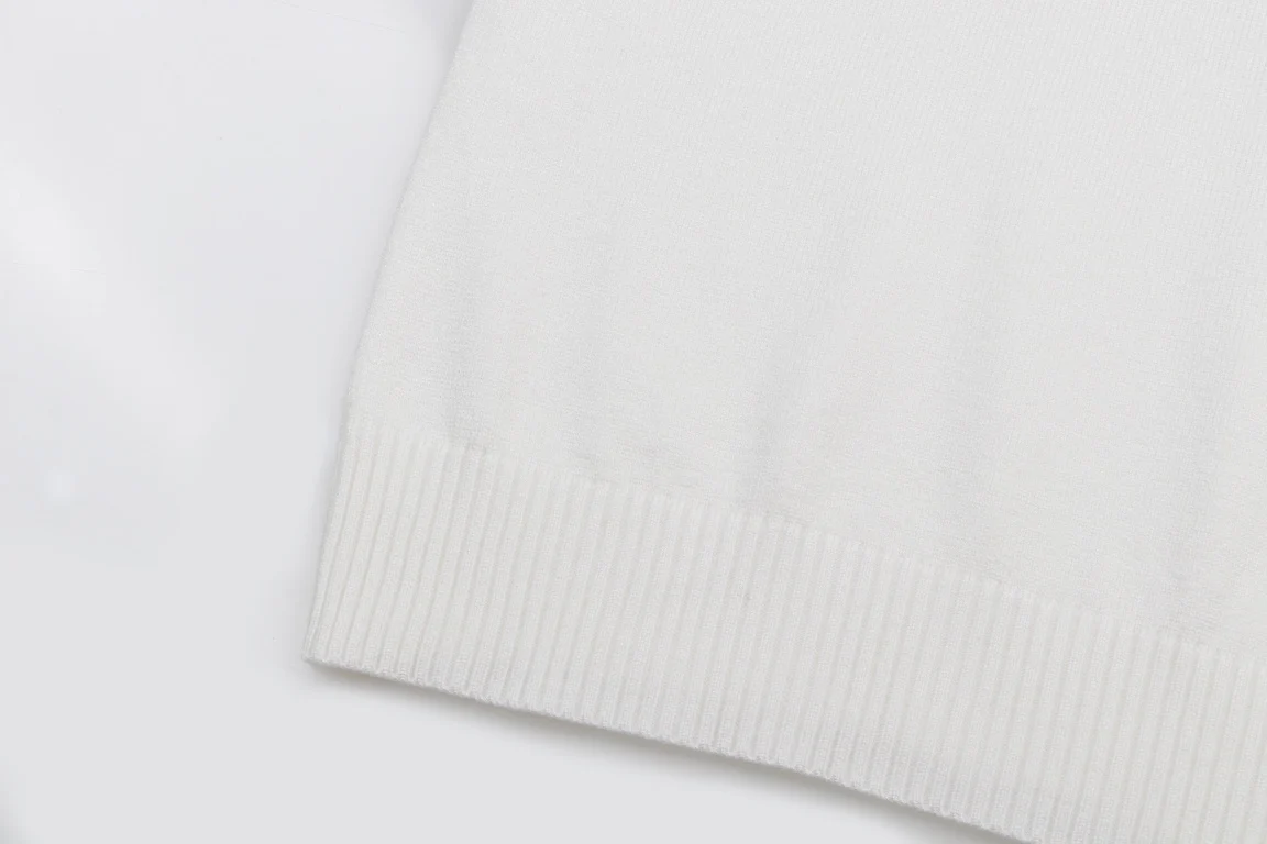 Embroidered knitted cashmere sweater