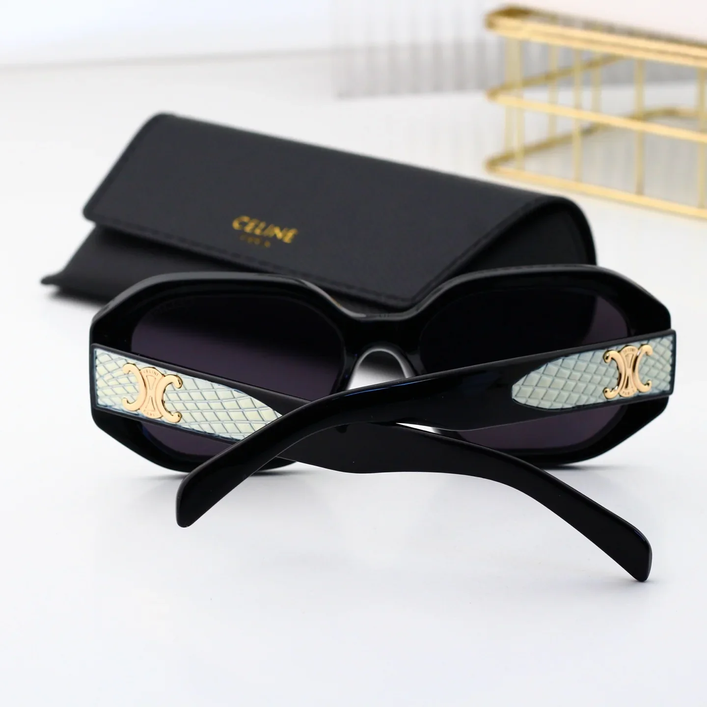 4 colors of trendy sunglasses  6602
