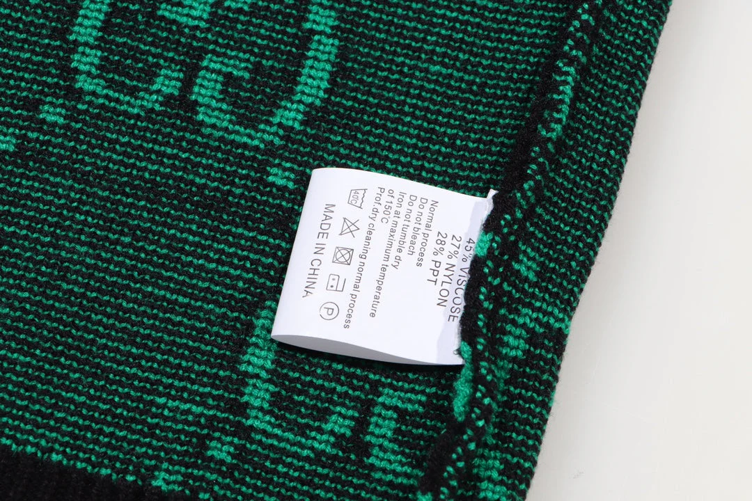 Knitted cashmere sweatshirt