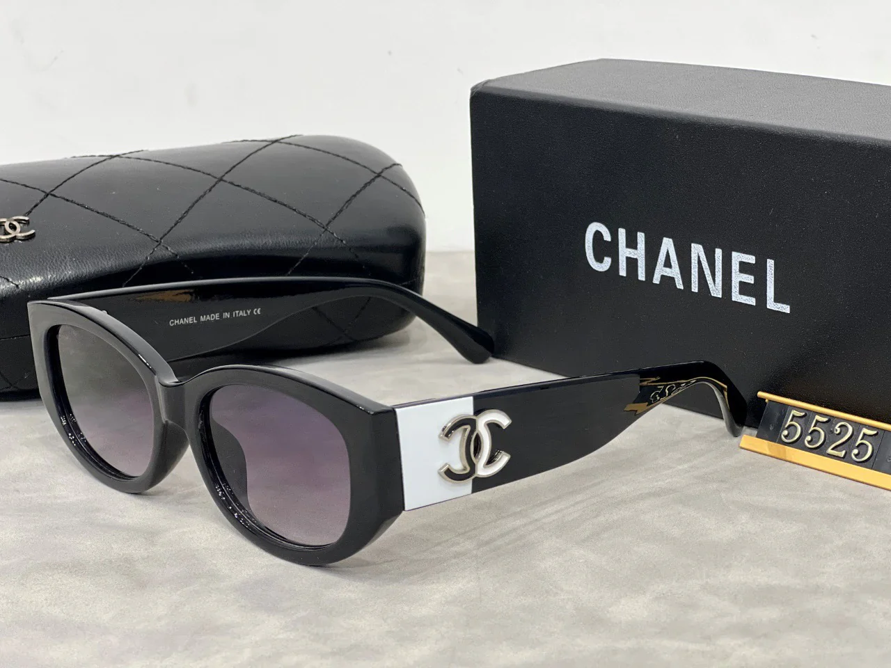 New two-tone small frame sunglasses