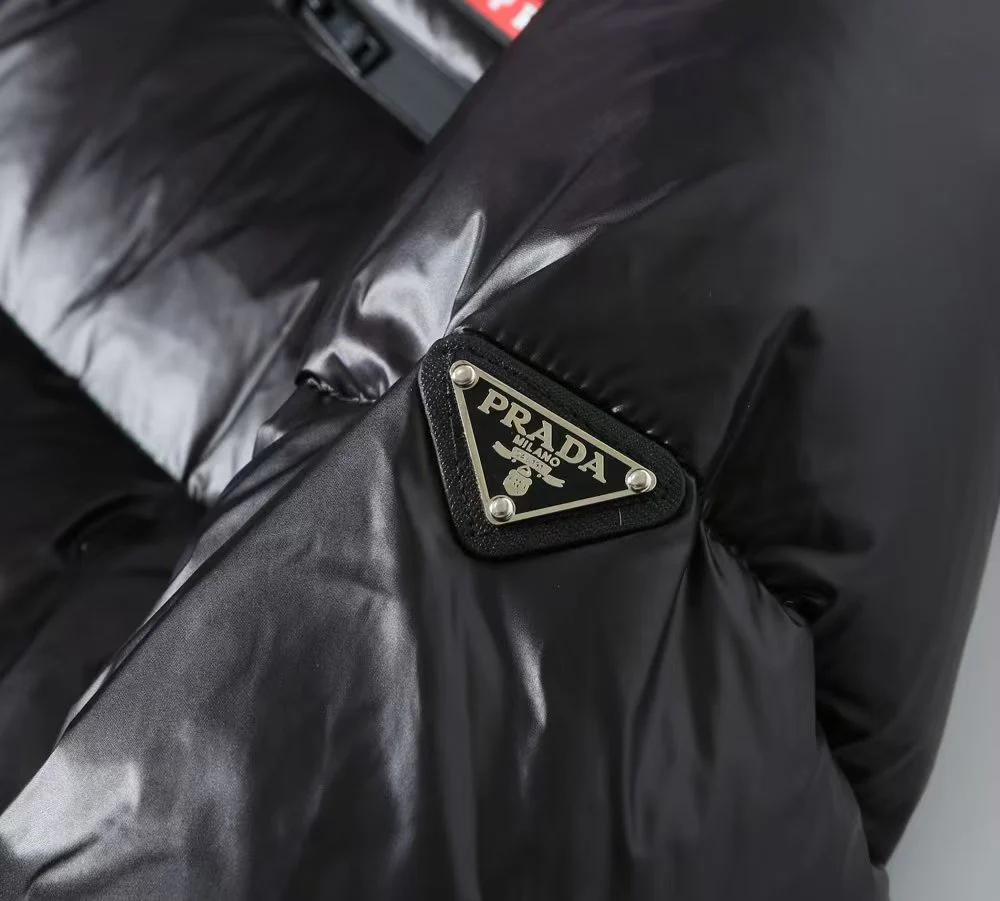 Silicone label hooded down jacket