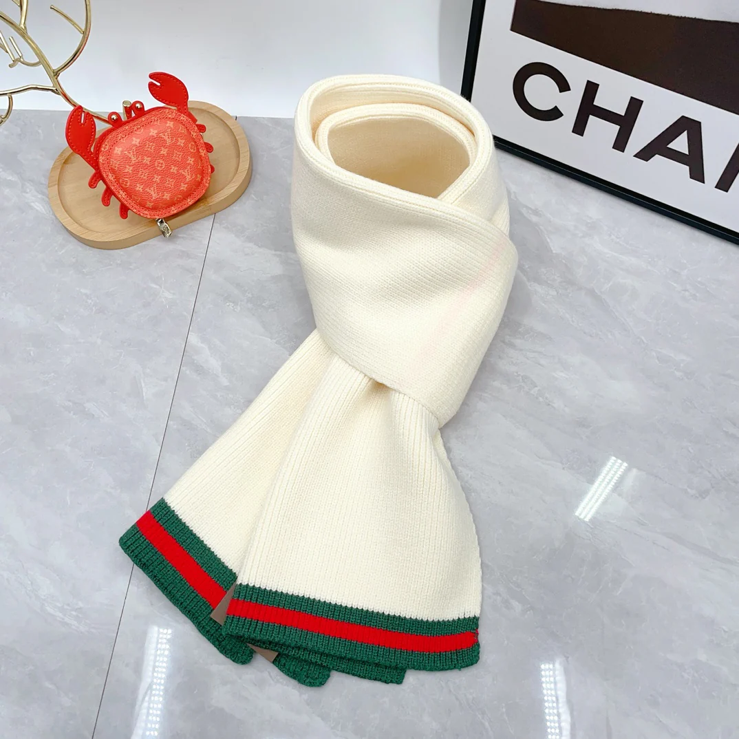 Color matching wool knit scarf and hat set