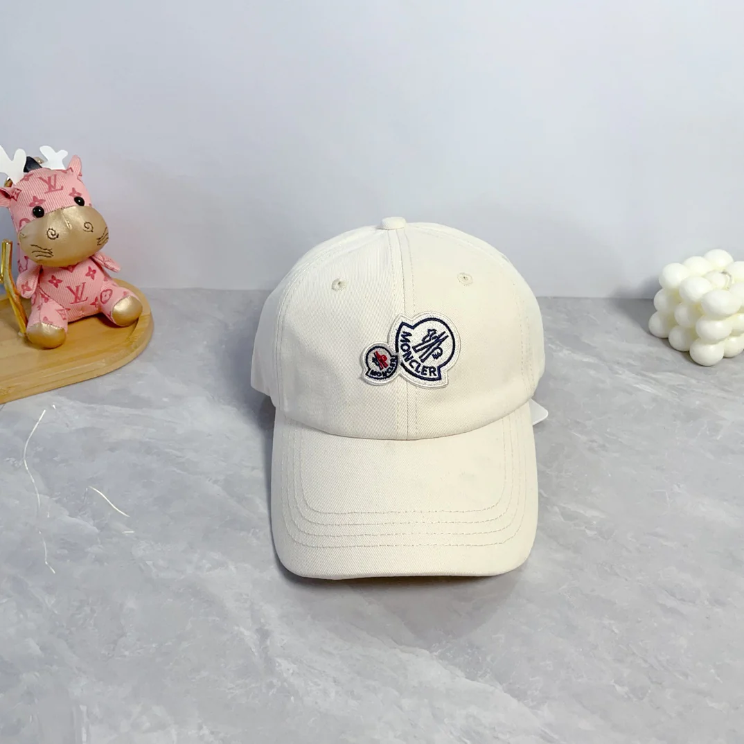 Stylish embroidered baseball cap