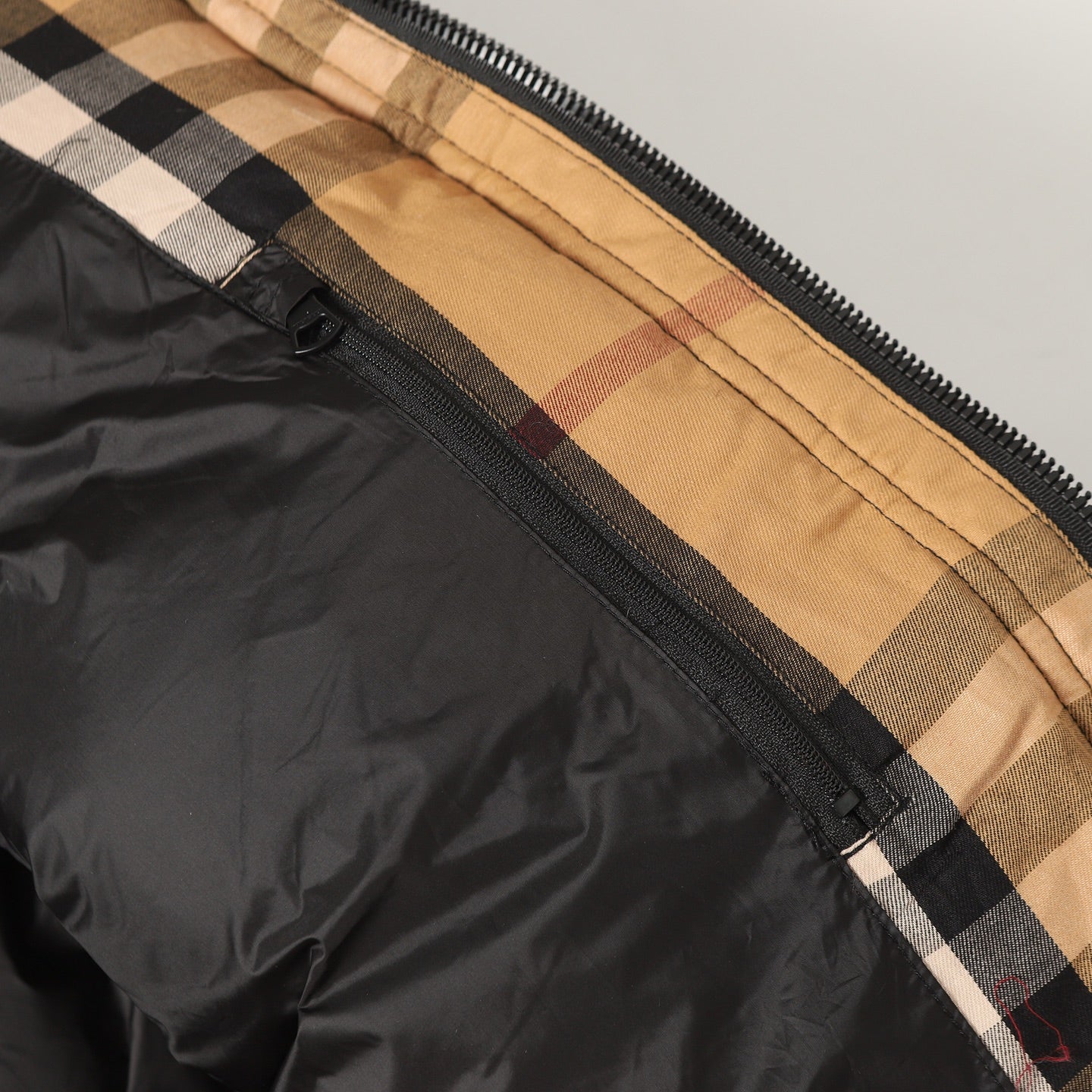 Embroidered hooded down jacket