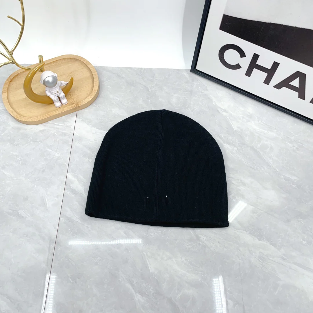 Jacquard letter knitted hat