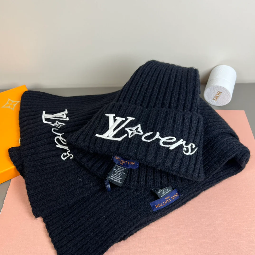 Embroidery wool knit scarf and hat set