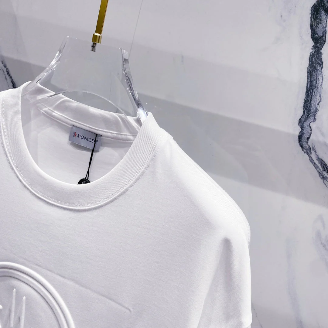 3D embossed cotton T-shirt