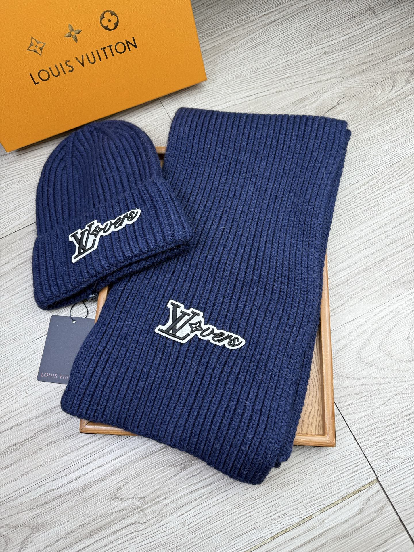 Embroidered knitted scarf and hat set