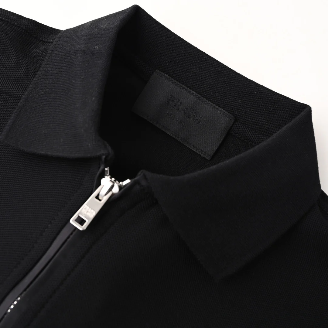 Cotton knit zip-up polo shirt