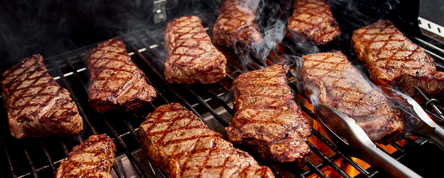 Searing Steaks on Weber Searwood&reg; Wood Pellet Grills