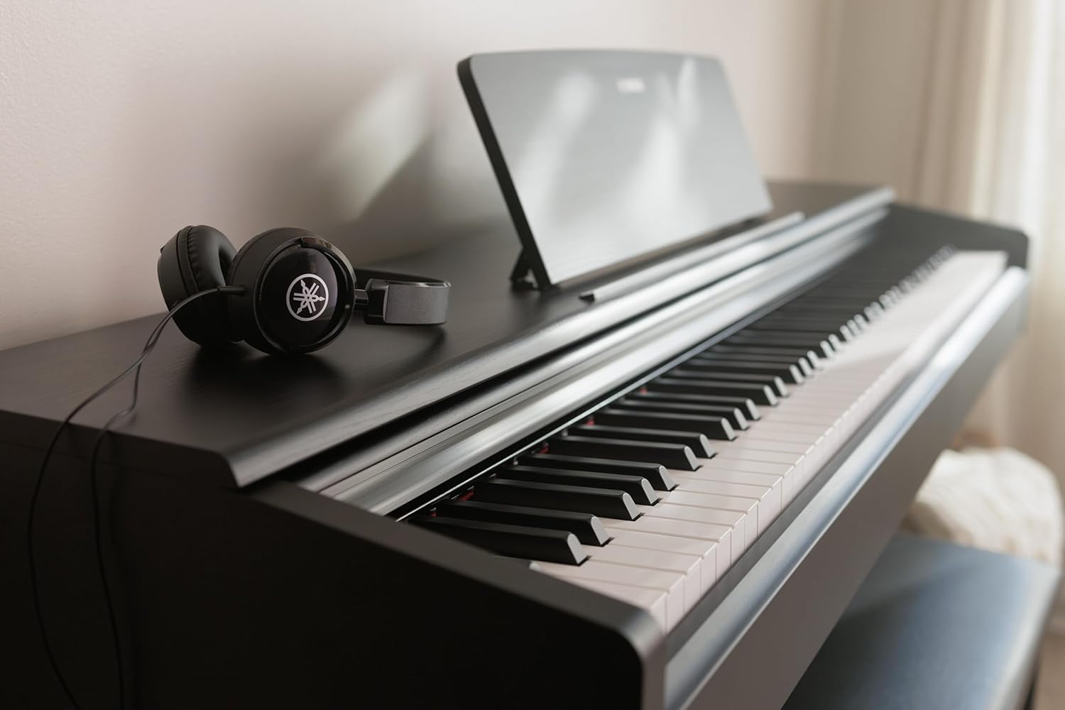 Yamaha Arius, 88-Key Weighted Action Digital Beginner and Intermediate Players, Dynamic Response, Grand Piano Sound, 3-Pedal Unit, Upright Design, Bench Included, Dark Rosewood (YDP105R)