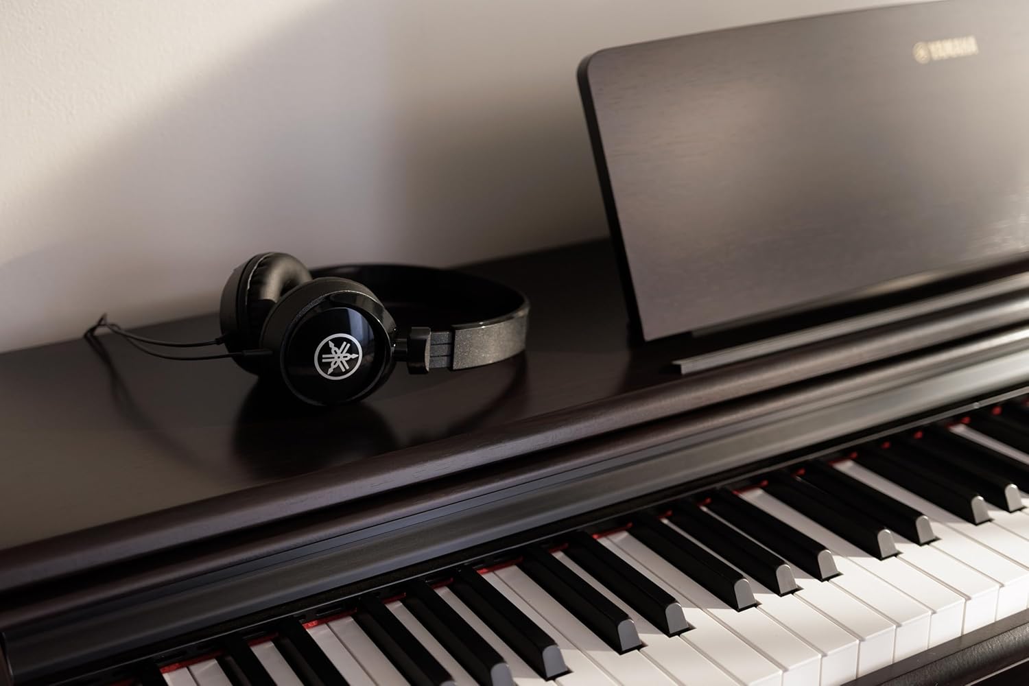 Yamaha Arius, 88-Key Weighted Action Digital Aspiring Musicians, CFX Concert Grand Piano Voice, 3-Pedal Unit, Bench Included, Classic Upright Design, Black, (YDP145B)