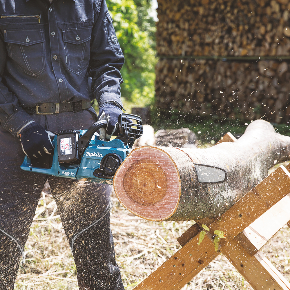 Makita Chainsaw LXT ®DUC353