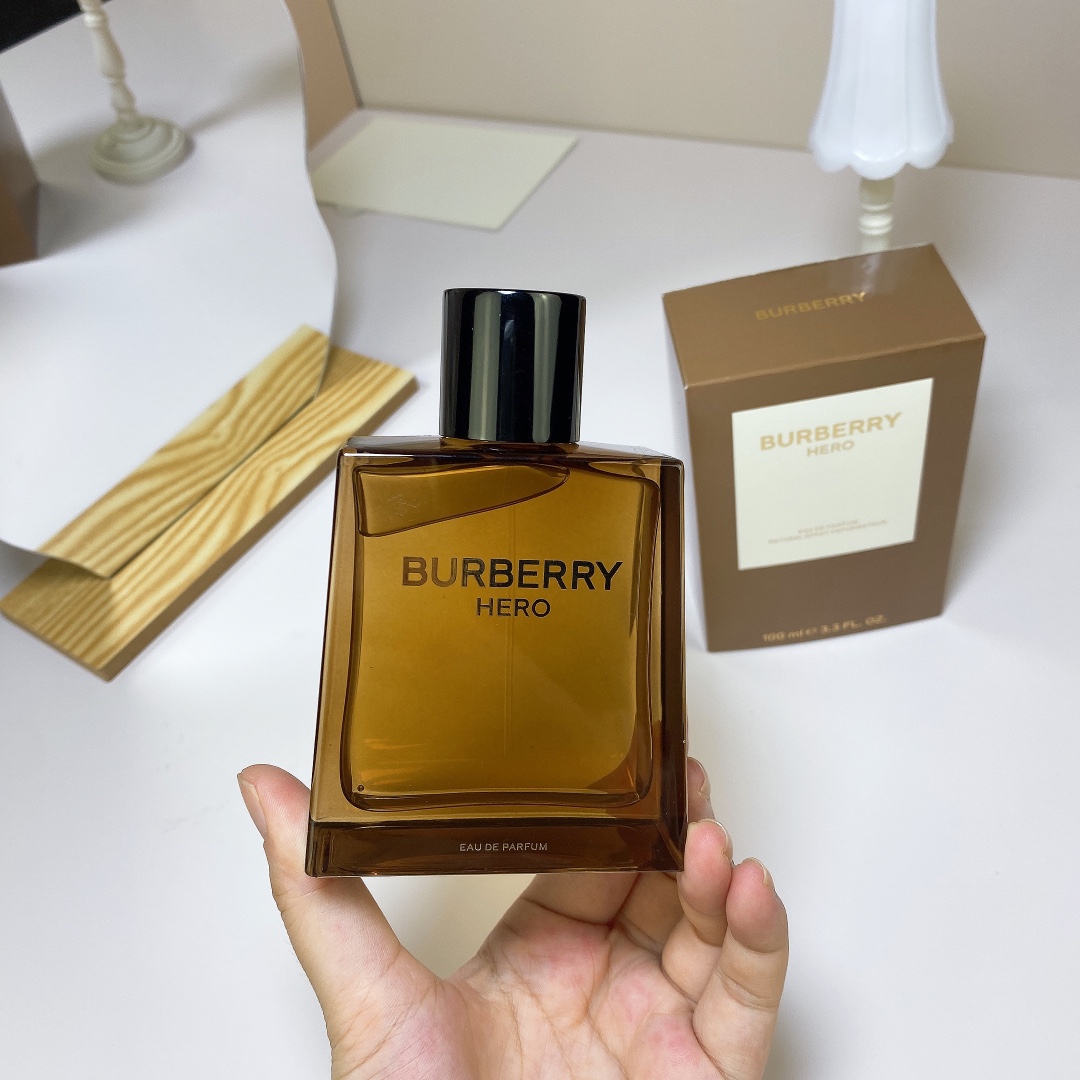 D087：BURBERRY Hero Eau de Parfum Spray 100ml