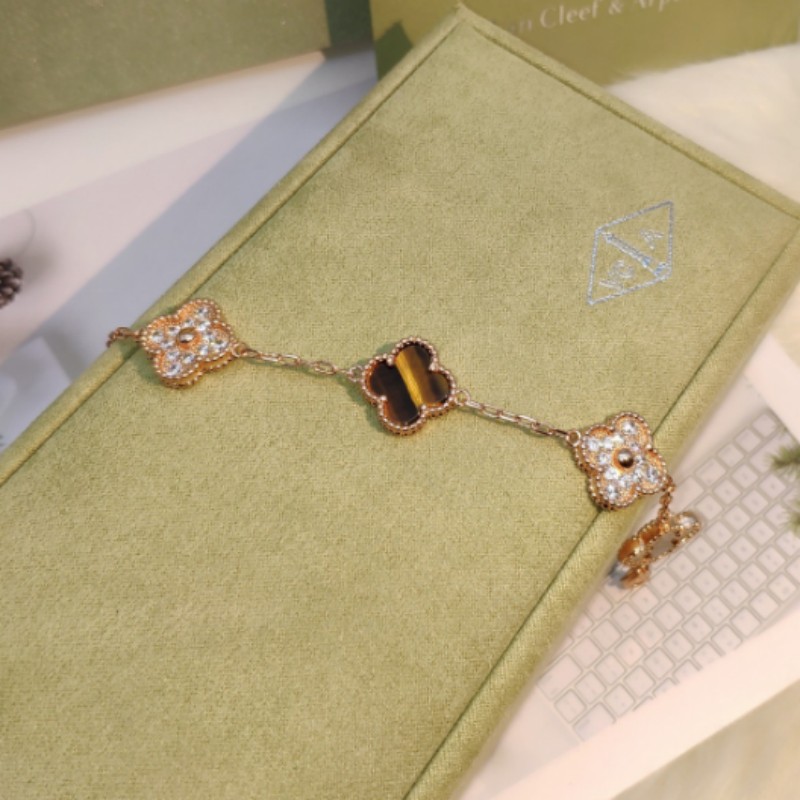 Van Cleef & Arpels Jewelry