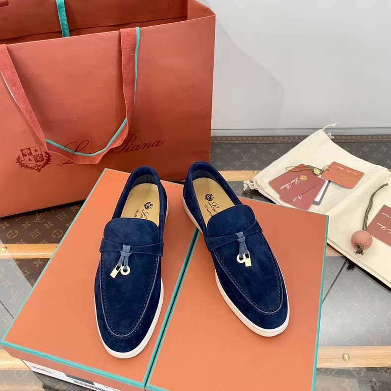 Loro Piana  Summer Charms Walk