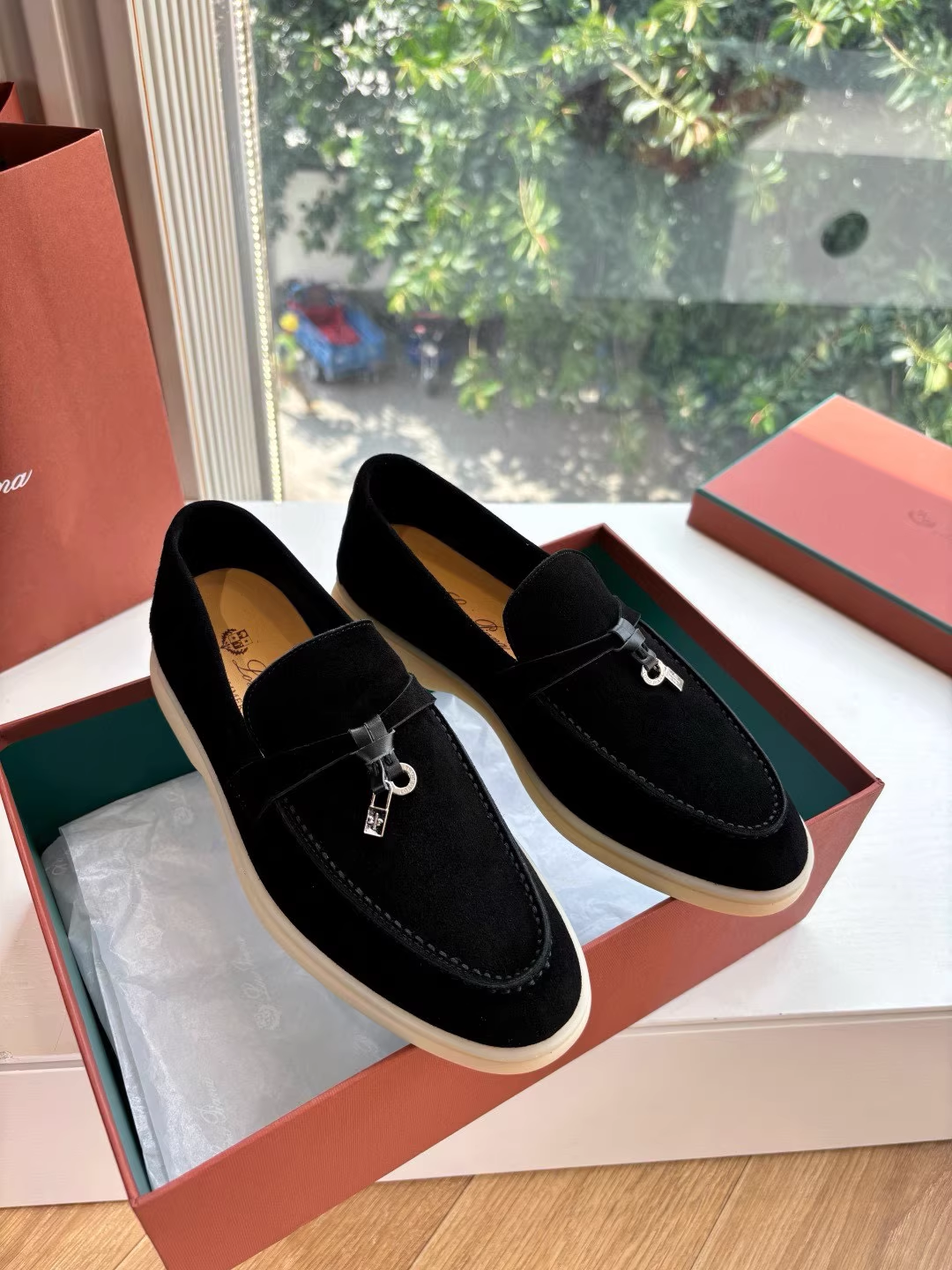 Loro Piana  Summer Charms Walk