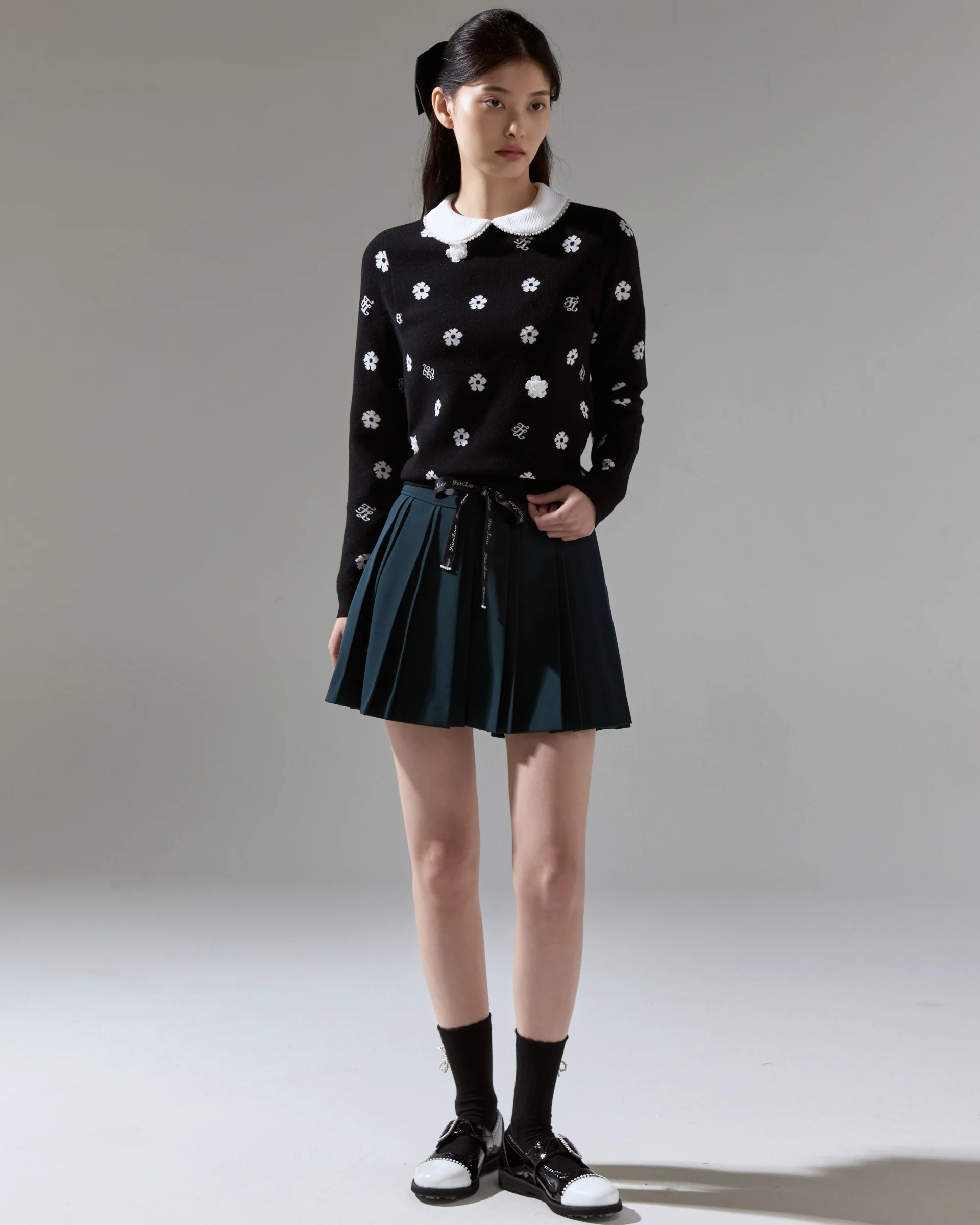 Flower Point Jacquard Knit (Black)