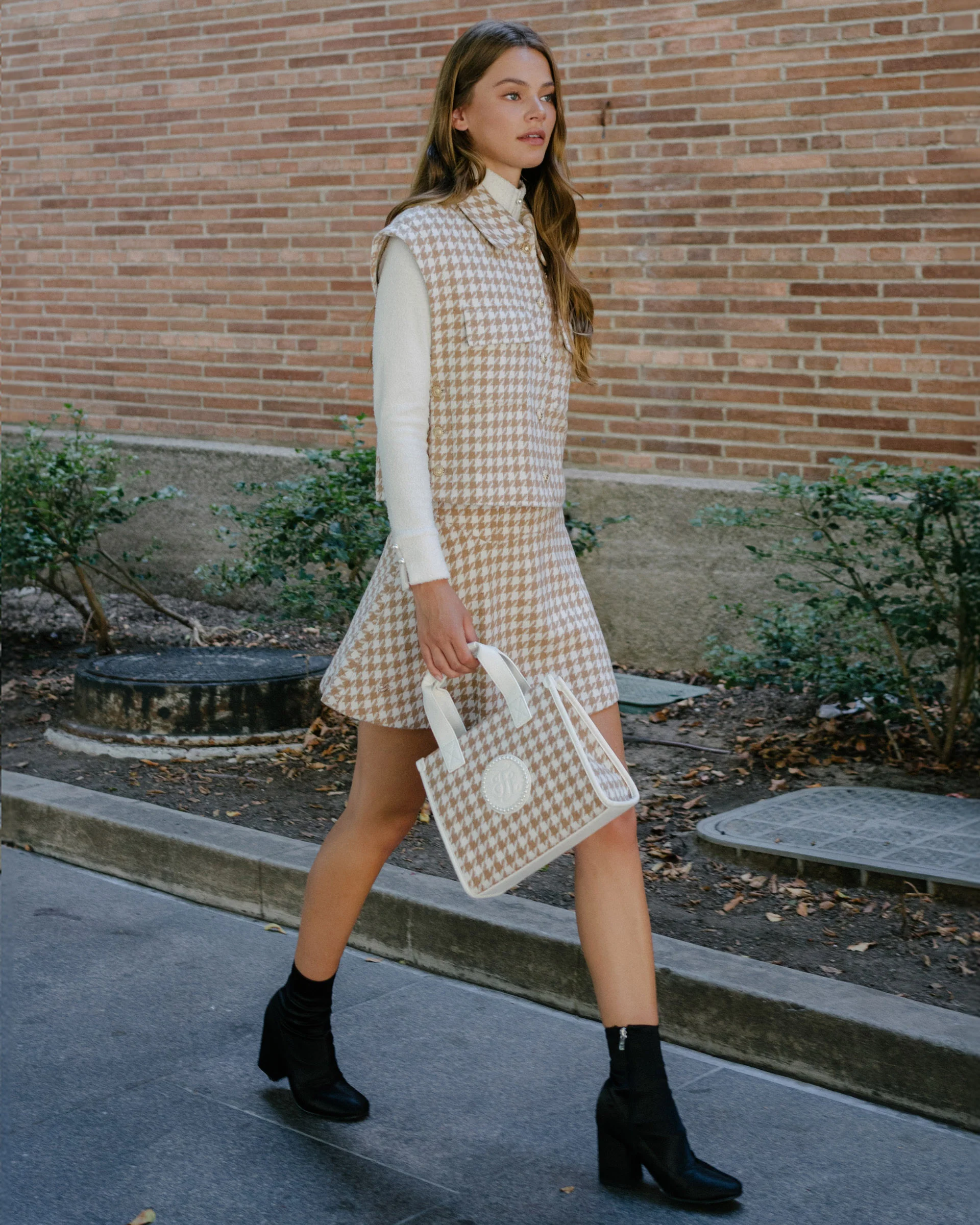Houndstooth checkered flare skirt (Beige)